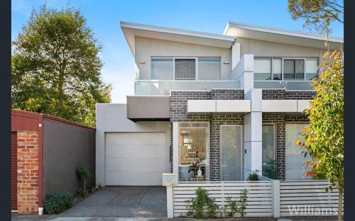 Newport House | Room in Newport Modern townhouse - Walk to stunning ocean view