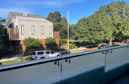 Newport House | Room in Newport Modern townhouse - Walk to stunning ocean view