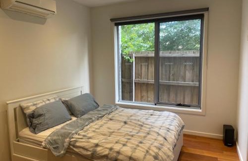 Newport House | Room in Newport Modern townhouse - Walk to stunning ocean view