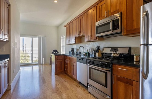 Mission District Condo | Room in Renovated Flat w/En-suite Bath and DECK