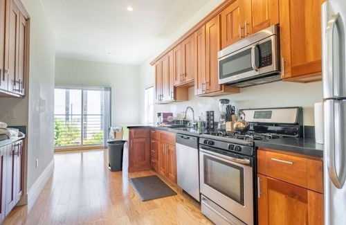 Mission District Condo | Room in Renovated Flat w/En-suite Bath and DECK