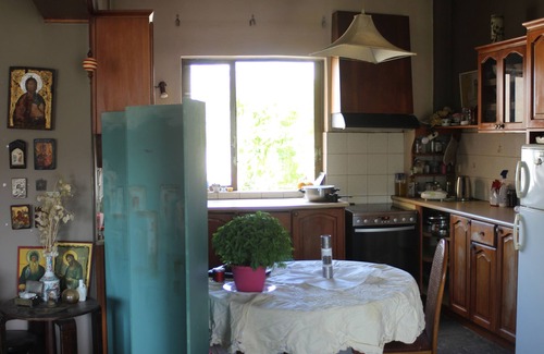 Nea Chalkidona Apartment | Room in the flat of an old Athenian painter