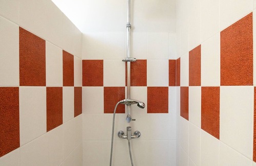 Vacqueyras House | Room in the middle of the vineyards - private bathroom - by feelluxuryholidays
