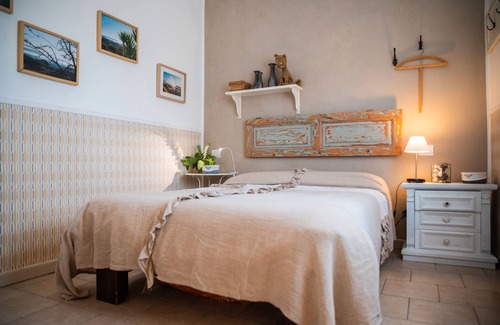 Collesalvetti Apartment | Room 'La Casina Di Parrana 1' with Shared Terrace, Shared Garden and Wi-Fi