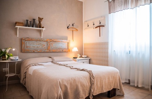 Collesalvetti Apartment | Room 'La Casina Di Parrana 1' with Shared Terrace, Shared Garden and Wi-Fi