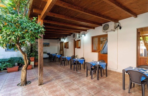 Presicce Apartment | Room 'La Saracina - Camera 6' with Shared Terrace, Wi-Fi and Air Conditioning