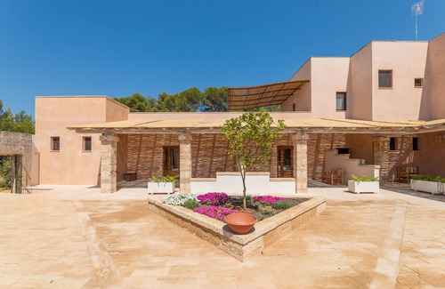 Presicce Apartment | Room 'Masseria Scafazzi - Sandra - 2' with Private Terrace, Wi-Fi and Air Conditioning
