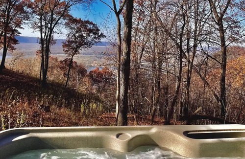 De Soto House | Room on the Ridge/HOT TUB/Sleeps 2