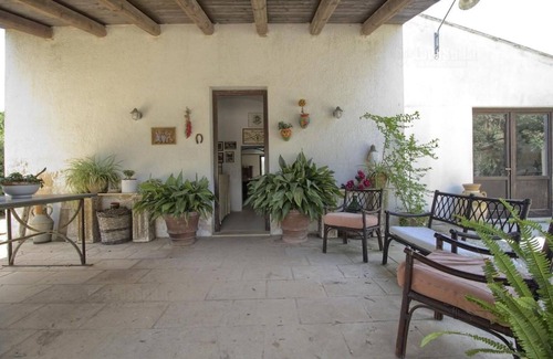 Casarano Apartment | Room 'Pompelmo' with Private Terrace, Wi-Fi and Air Conditioning