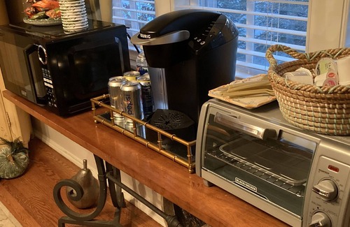 Haverford Cottage | Room rental in “cottage like” home