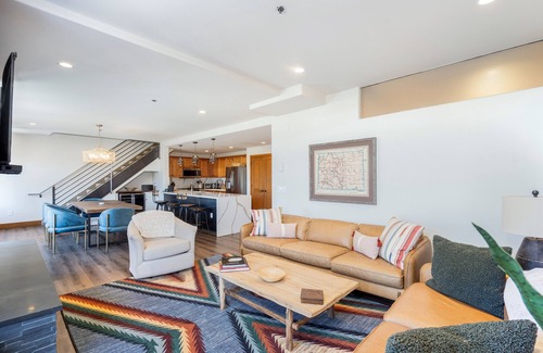 Mountain Village Condo | Room to Roam! Renovated Private 4-Bedroom Lodge Retreat With Mountain Views