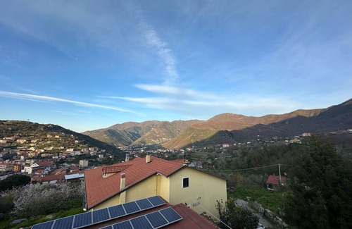 Piazza-Tralia-Pendolo Apartment | Room 'Tripla Con Vista Montagna' with Mountain View, Shared Garden and Wi-Fi