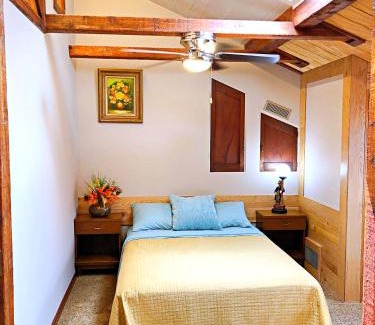 Franklin Park House | Room