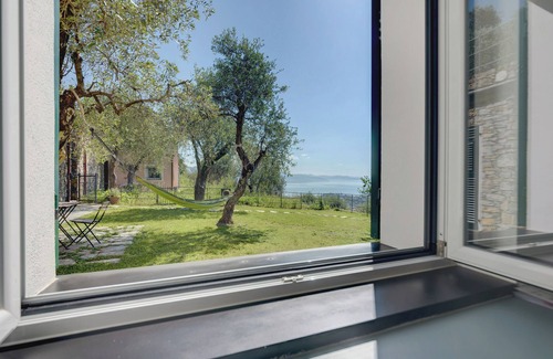 San Lorenzo della Costa Apartment | Room 'Verde' with Sea View, Wi-Fi and Air Conditioning