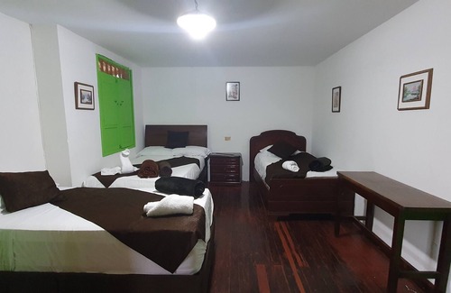 Pereira House | Room with 2 double beds. Number 4.