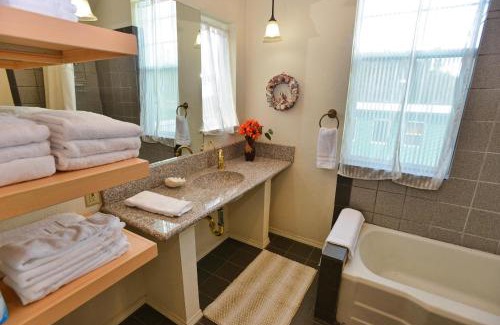 McCall House | Room with a View by Casago McCall - Donerightmanagement