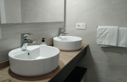 Radazul House | Room with private bathroom and sea view, 50 m del mar