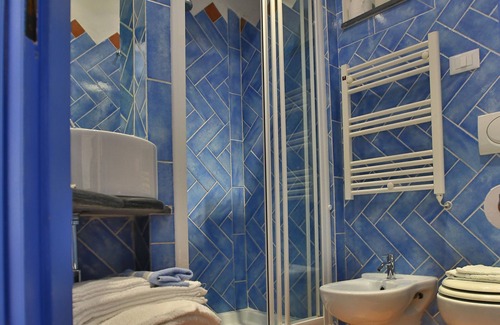 Riomaggiore House | Room with private bathroom in the heart of Riomaggiore - Cinque Terre