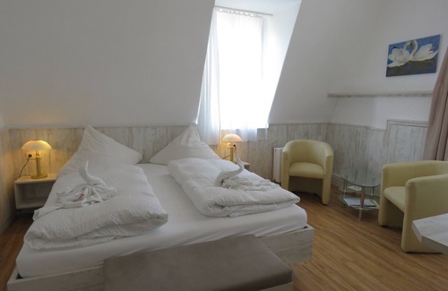 Rheinsberg House | Room 'Zi 11' with Shared Garden and Wi-Fi