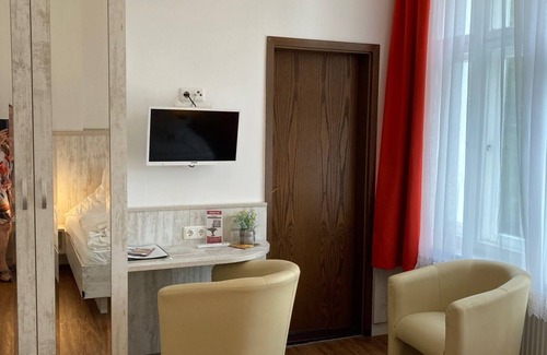 Rheinsberg House | Room 'Zi 6' with Shared Garden and Wi-Fi