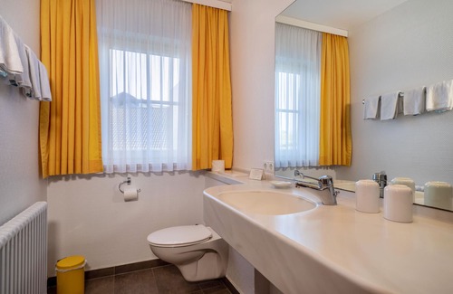 Nonnenhorn House | Room 'Zimmer 5' with Lake View, Balcony and Wi-Fi