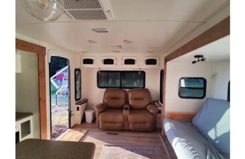 Crescent City Bed & Breakfast | Rooms, RV,Tents in Redwood N&S Park 红木国家公园的房间