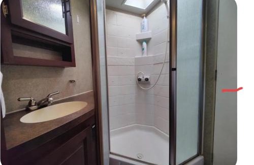 Crescent City Bed & Breakfast | Rooms, RV,Tents in Redwood N&S Park 红木国家公园的房间