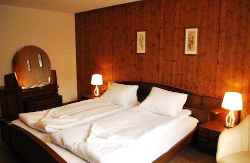 Saas im Prattigau Hotel | Rooms with Private bathrooms