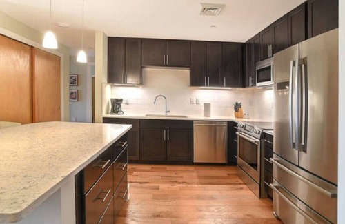 Downtown Asheville Condo | Roomy and Accessible Downtown Balcony Condo