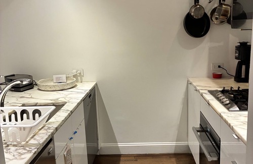 Harlem Apartment | Roomy and quiet 1-bedroom oasis in Manhattan townhouse, sleeps 4