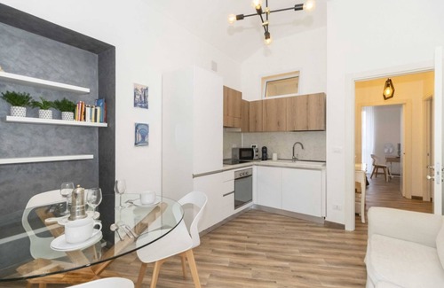 Aurora Apartment | Roomy & Central Torino Apartment!