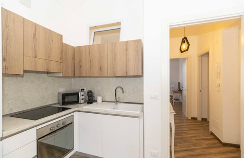 Aurora Apartment | Roomy & Central Torino Apartment!