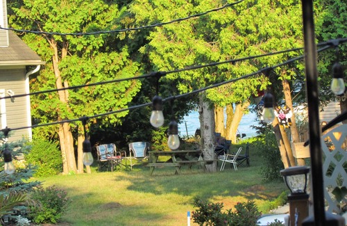 Sauble Beach Cottage | Roomy cottage close to Sauble's main beach!