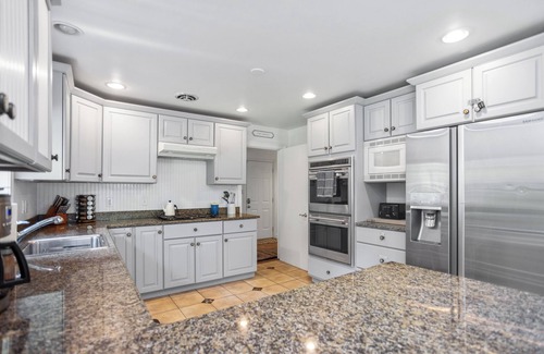 Shorewood-Tower Hills-Harbert House | Roomy Family House, Trails to Dunes, Wooded, Peloton