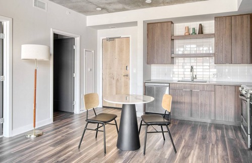 Golden Triangle Apartment | Roomy Golden Triangle 1BR w/ Pool, Gym & W/D, next to Park, by Blueground