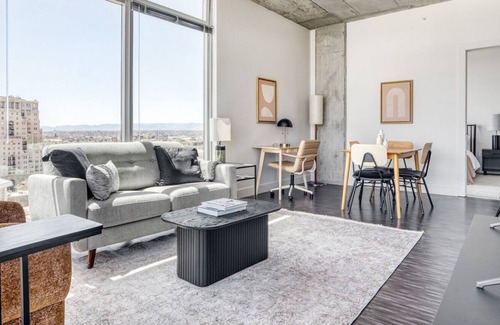 Golden Triangle Apartment | Roomy Golden Triangle 2BR w/ Gym & Pool nr Art Museum, by Blueground