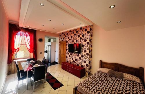 Newhaven House | Roomy home 1 level Free Parking