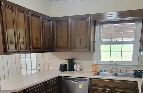 Kingsport House | Roomy Home