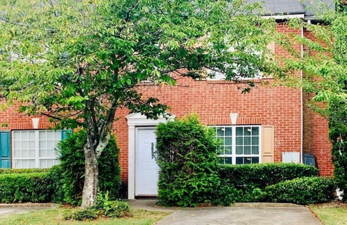 Belmont House | Roomy Lithonia Townhome Near Arabia Mountain Nat’l Heritage Area with Backyard!