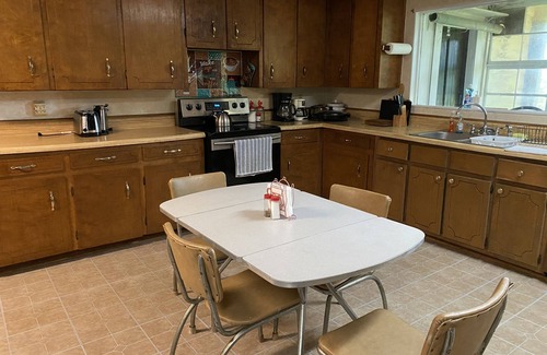 Mills River House | Roomy. older home. Good for groups! Good location for forest, and towns.