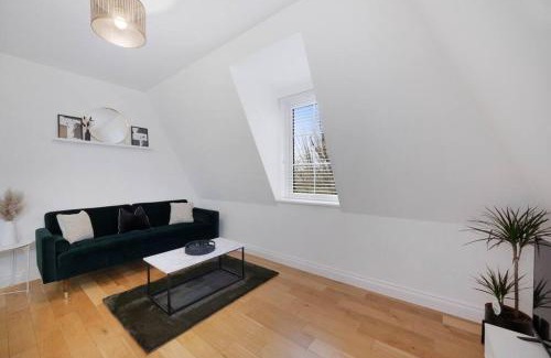 Bishop's Stortford Apartment | Roomy One bed loft apartment