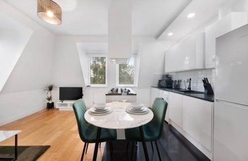 Bishop's Stortford Apartment | Roomy One bed loft apartment