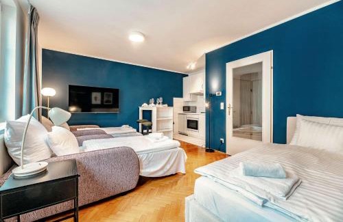 Wieden Apartment | Roomy studio for 2 - 4 in hip area & free parking