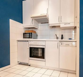 Wieden Apartment | Roomy studio for 2 - 4 in hip area & free parking