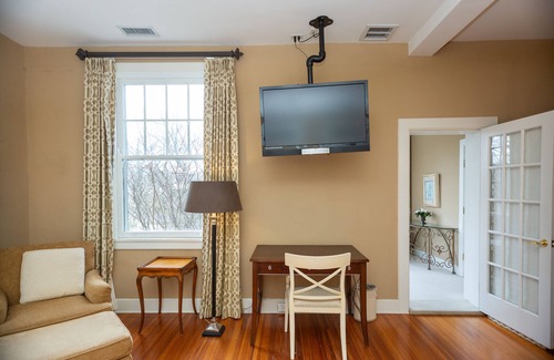 Durham Apartment | Roomy Suite 1BR in Durham