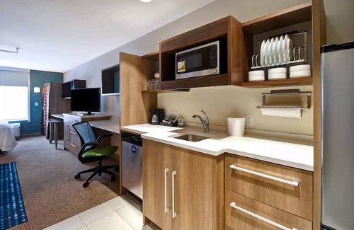 Wichita Hotel | Roomy Suite for a Relaxing Stay – Close to Exciting Wichita Spots