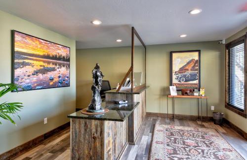 Gardiner Hotel | Roosevelt Hotel - Yellowstone