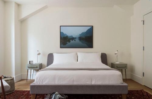 Rittenhouse Row Hotel | ROOST Midtown