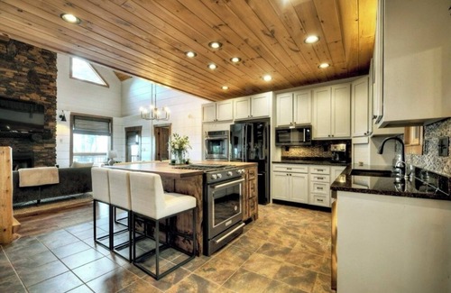 Morganton House | Rooted Oak Retreat