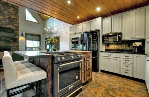 Morganton House | Rooted Oak Retreat